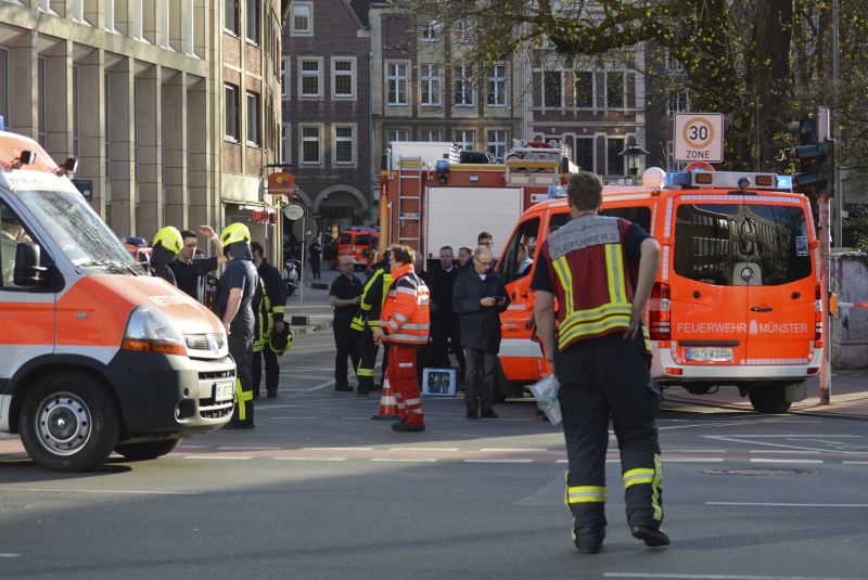 Tömegbe hajtott egy kisteherautó Münsterben: több halott, 20 sérült, közülük hatan életveszélyben