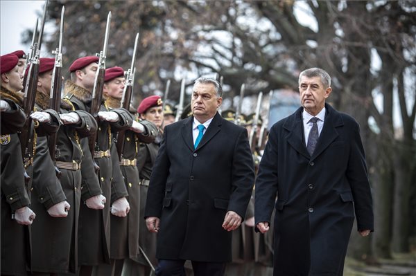 Orbán: új dimenzióba léptek a magyar-cseh kétoldalú kapcsolatok