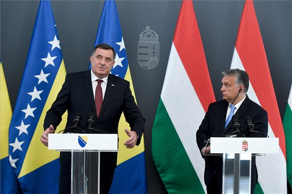 Orbán: intenzív kapcsolatokat kell kiépíteni Budapest és Banja Luka között