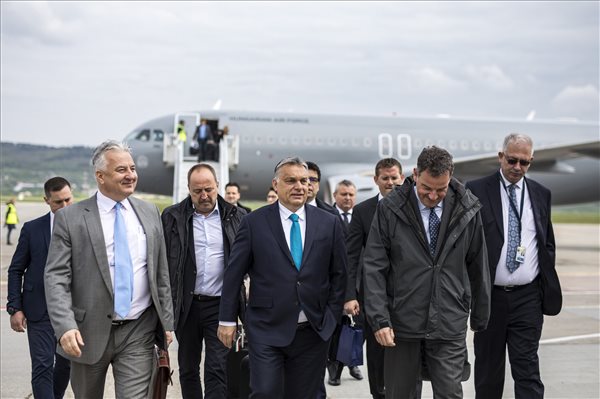 Orbán: "Nagy idők és nagy lehetőségek kapujában állunk"