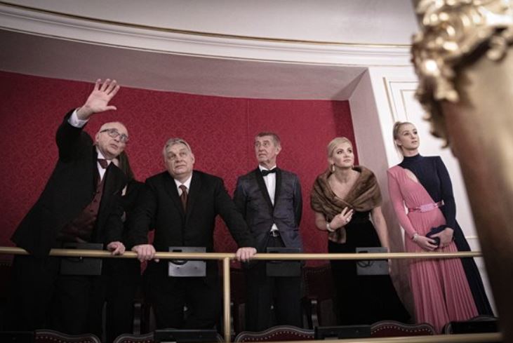 Orbán Viktor is részt vett a felújított prágai Állami Opera megnyitóján