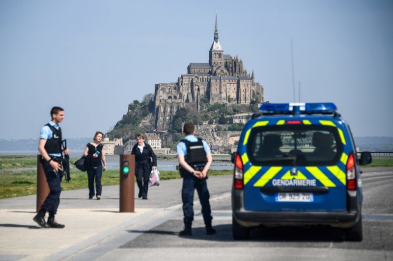 Egy rejtélyes férfi miatt ürítették ki Mont-Saint-Michel szigetét