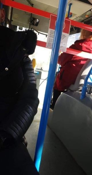 Döbbenetes képek: Az utasokat egyáltalán nem érdekli a kordon a BKK-buszokon