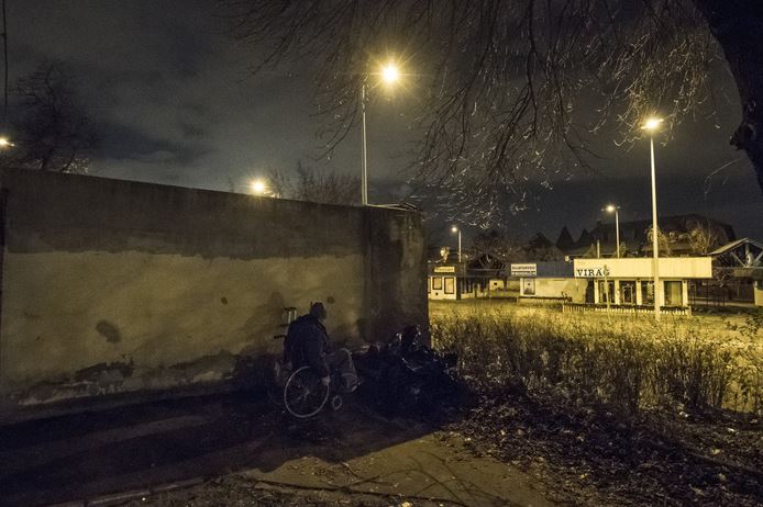 Közérdekű munkával büntetné a kormány a hajléktalanokat