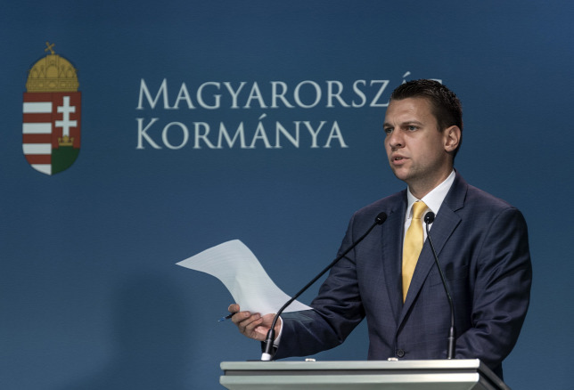 Menczer: "a holland bevándorláspárti politikusoknak semmi joguk nincs arra, hogy Magyarországon vizsgálódjanak"