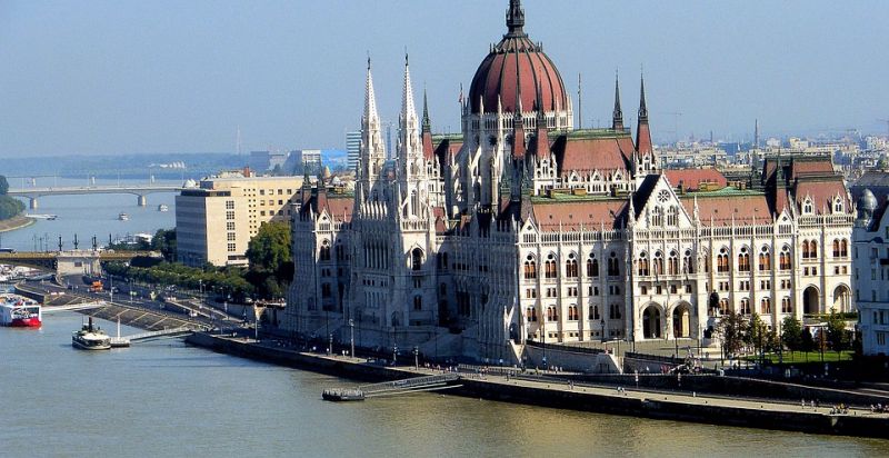 Trócsányi: "Magyarországra idegen népesség nem telepíthető be" – elkezdődött a Stop Soros vitája a parlamentben – videó