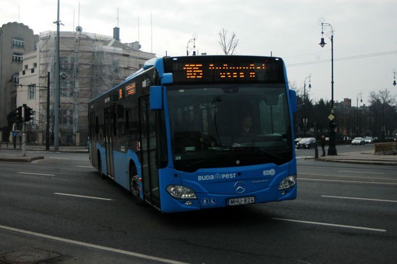 Blikk: a BKV visszahívhatja a 6 éve a vicceiért elbocsátott buszvezetőt