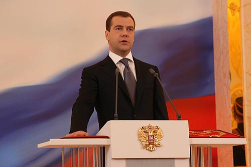 Ismét miniszterelnök lett Medvegyev