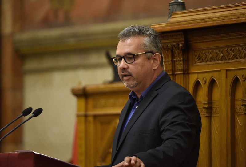 A Fidesz szerint Gyurcsányék a magyarok pénzét is átadnák a Soros-hálózatnak