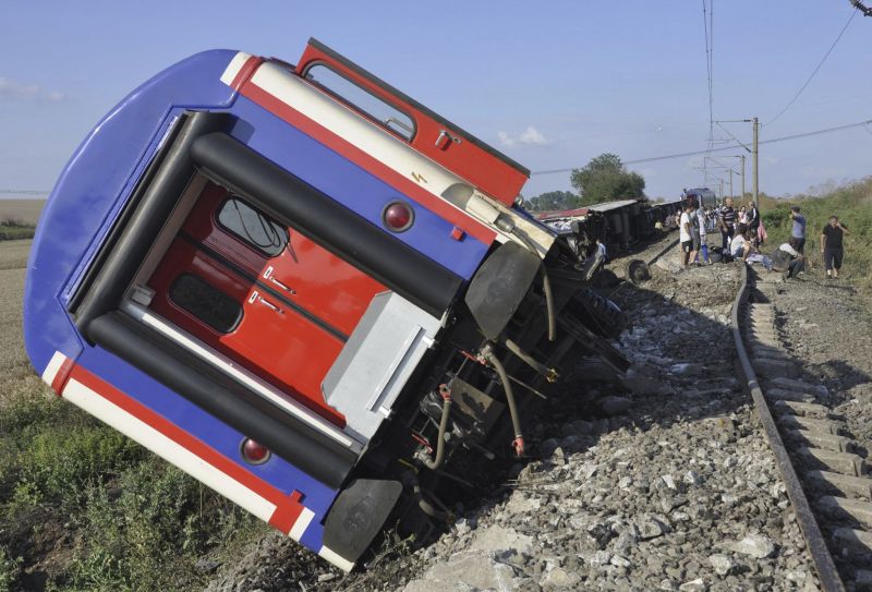 Többszörösére nőtt a törökországi vasúti szerencsétlenség áldozatainak száma