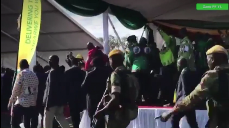 Felrobbantották a VIP-sátrat a zimbabwei elnök kampánygyűlésén