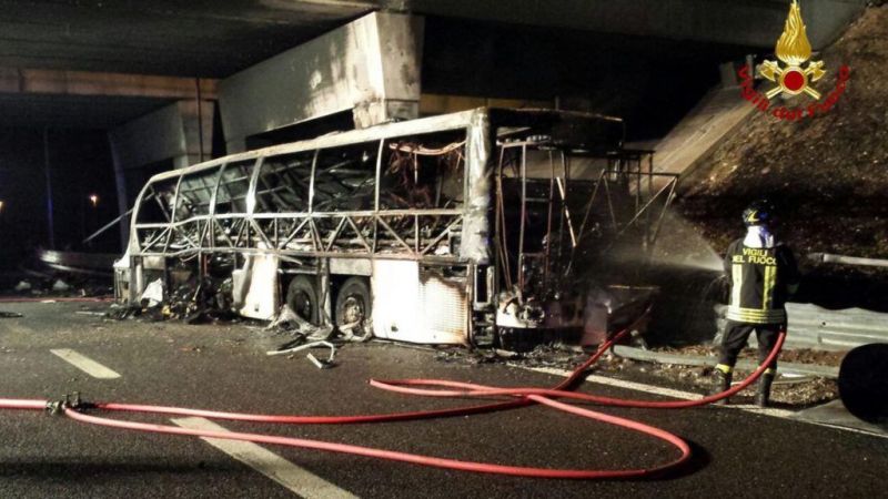 Ketyegő bombán ültek a veronai busztragédia áldozatai