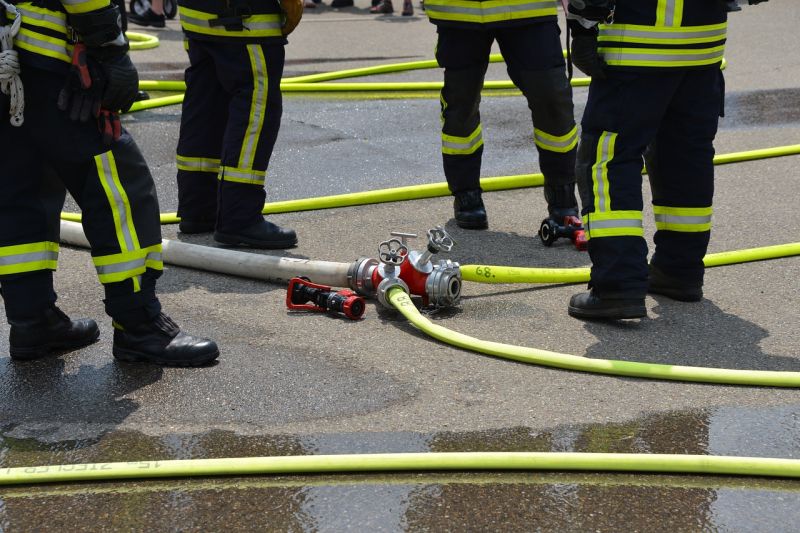 Mezőgazdasági épületben ütött ki tűz Győrben – egy ember meghalt