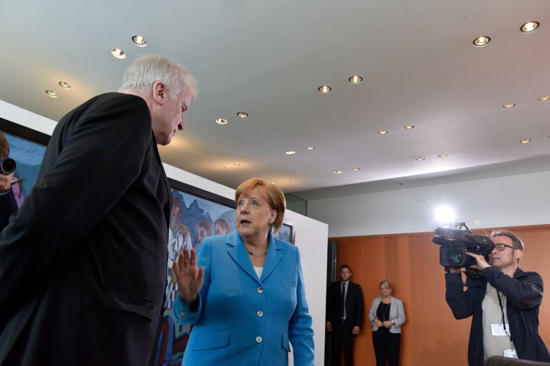 A CSU elnöke felajánlotta a lemondását – súlyosbodik a német kormányválság?