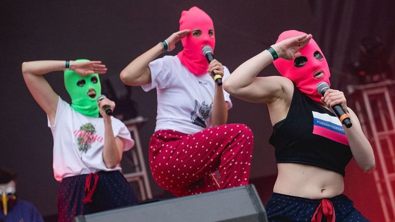 Már őrizetben vannak a Pussy Riot tagjai a vébés balhé miatt