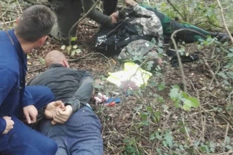 Így teperték le a földre az ukrán cigarettacsempészt a határrendészek