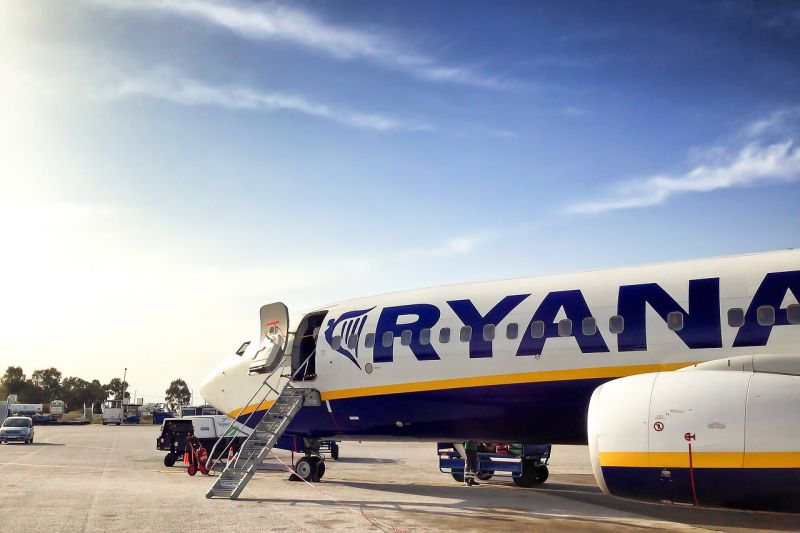 A Ryanair történetének legnagyobb sztrájkja jön – 600 járatot törölnek