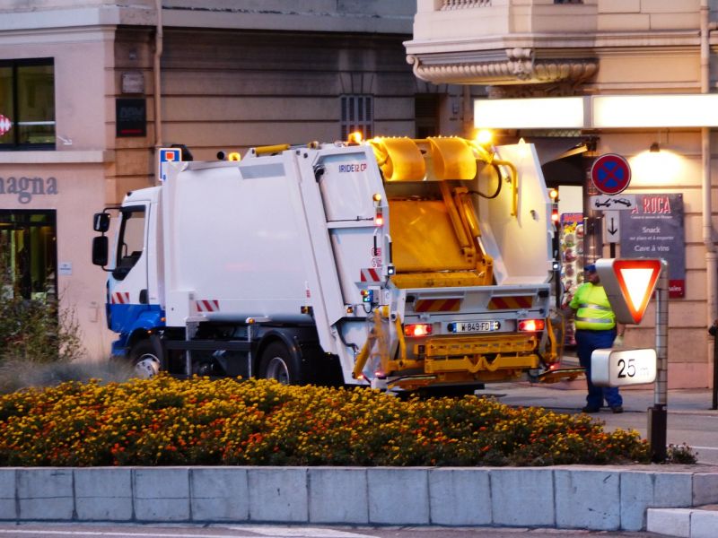 Kukásautók ütköztek össze Tápiószelén – három sérült
