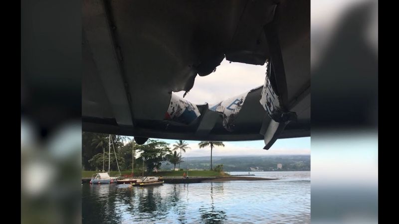 Lávakitörés zuhant a turistahajóra, sok a sérült