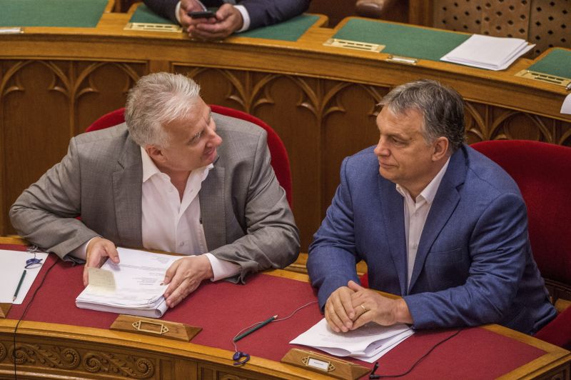 Többen is többet keresnek Orbánnál
