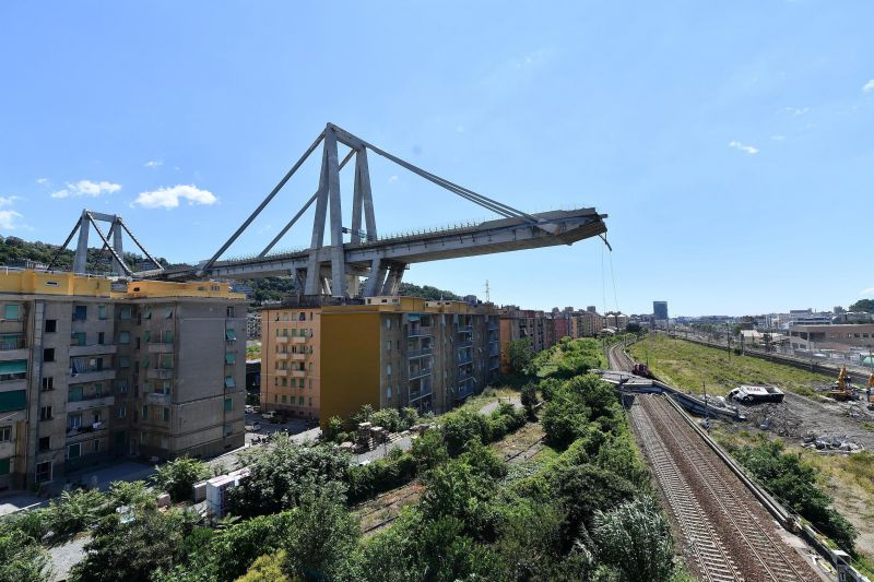 Genovai katasztrófa: óriási kártérítést, és a híd újjáépítését ígéri az üzemeltető