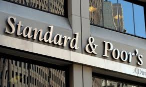 Pénteken ismét vizsgálja a magyar államadós-osztályzatot a Standard & Poor's