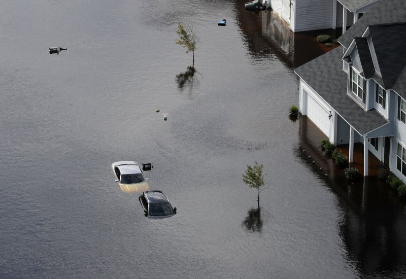 Már 34 halálos áldozata van az Egyesült Államokban a Florence trópusi viharnak
