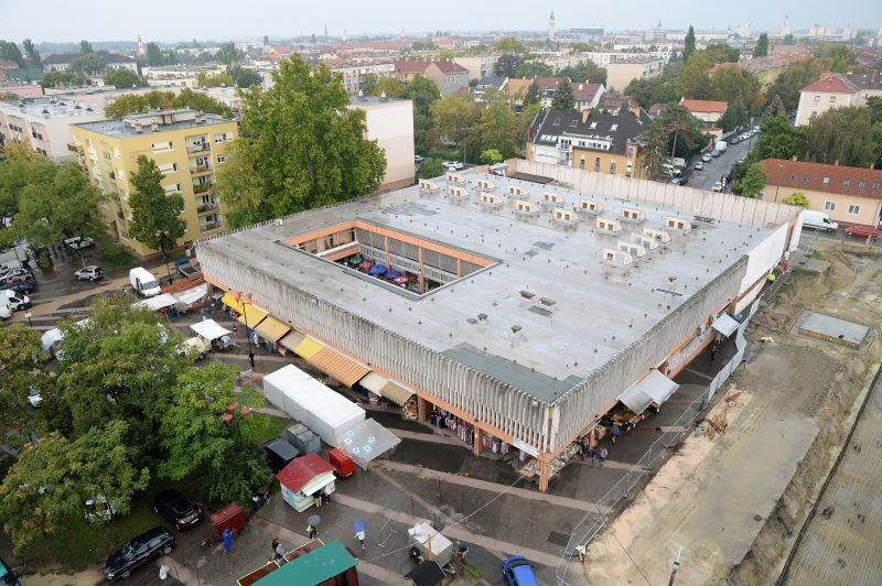 Eltüntetik Győr egyik szégyenfoltját, megújul a csúnya Vásárcsarnok