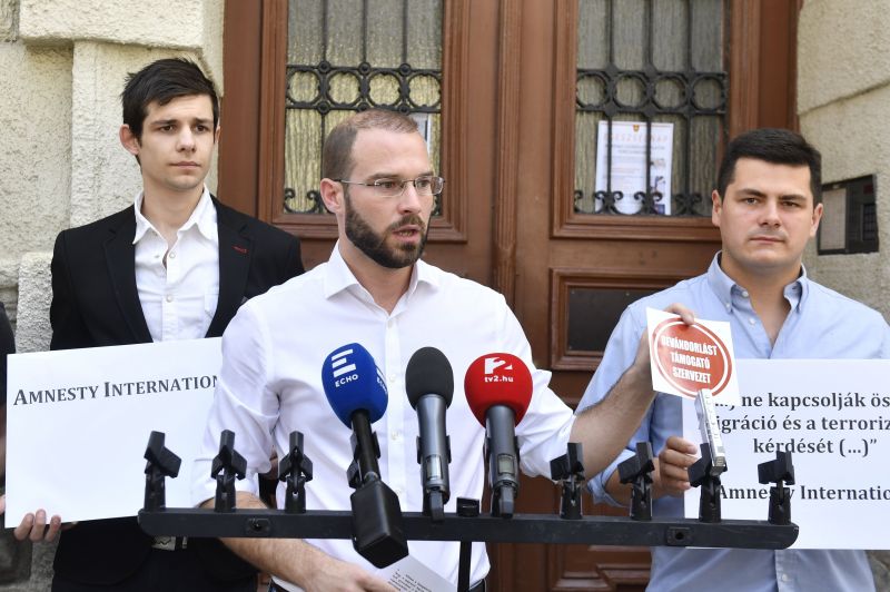 Beintettek a civilek, nem fizetik meg a bevándorlási különadót a Fidesznek