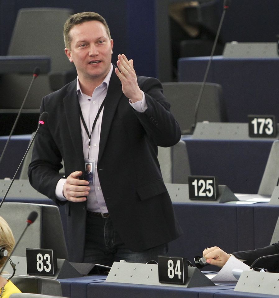 Ujhelyi: Orbán hazudik otthon és az Európai Parlamentben is