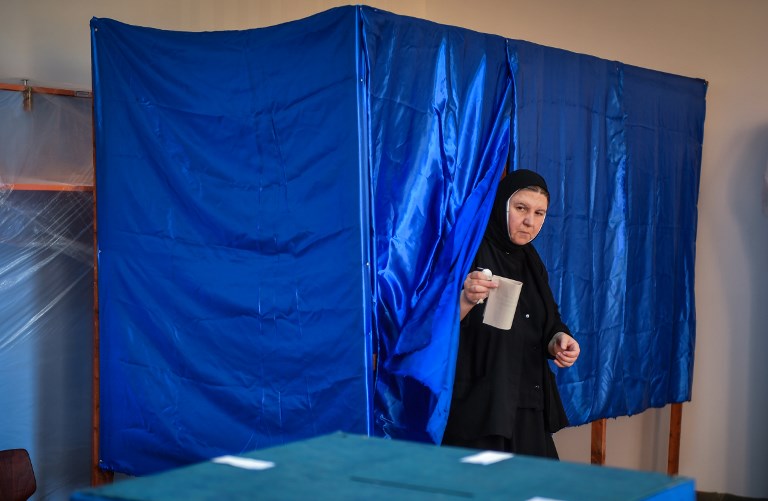 Romániai népszavazás – üresen konganak a szavazókörök