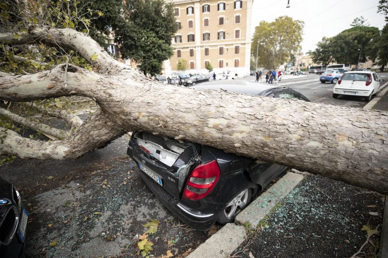 Több halálos áldozata is van az olaszországi viharoknak