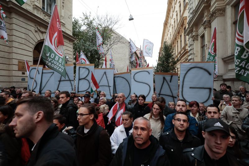 Jobbik: nincs kiegyezés az Orbán-rendszerrel
