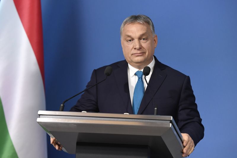 Ingyen reptette Orbánt, most 3 milliárdot kapott cége szállodaépítésre 