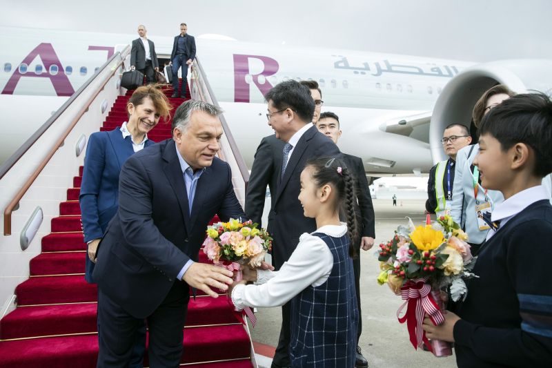Orbán Sanghajban: Kína is felfigyelt a közép-európai gazdasági növekedésre