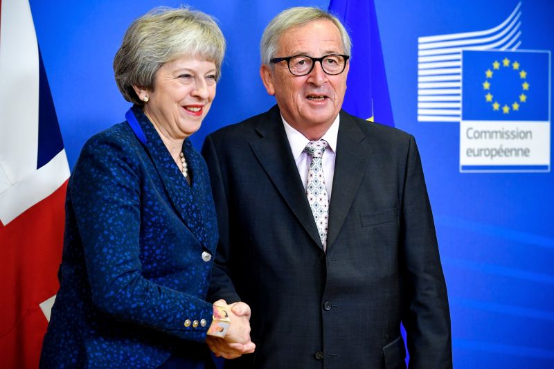  Juncker: szomorú pillanat, tragédia az Egyesült Királyság távozása