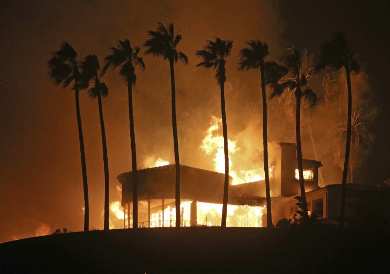 Újabb 14 holttestet találtak a kaliforniai tűzvész helyszínén
