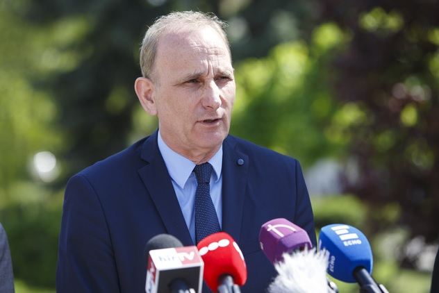 A Fidesz keményen beleszállt a frissen lemondott Gémesi Györgybe