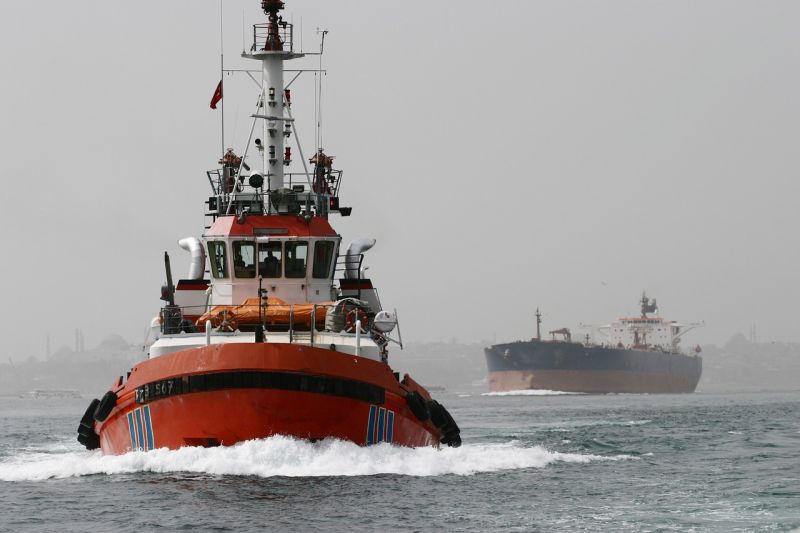 Szándékosan nekiment egy orosz határőrhajó egy ukrán hadihajónak Odessza és Mariupol között