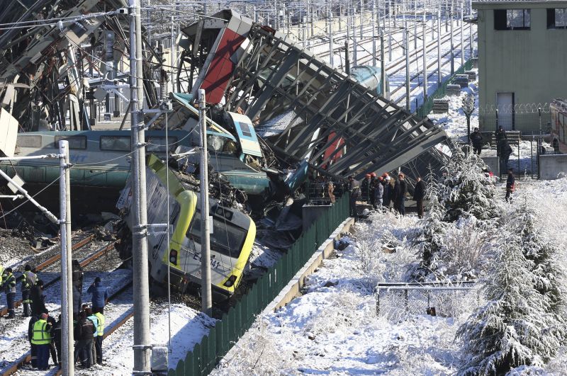 Kilenc halott, 47 sérült az ankarai vonatbalesetben – három embert őrizetbe vettek