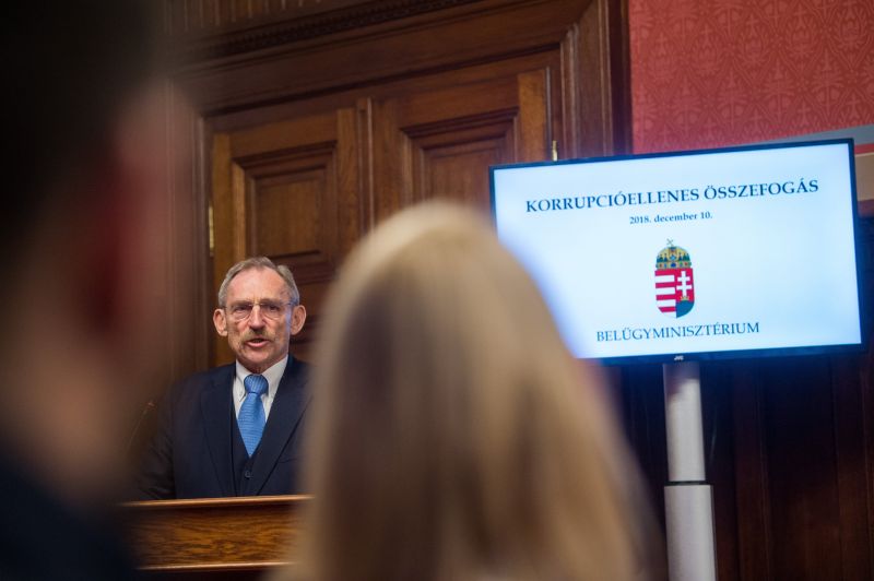Az állami szervek vezetői megerősítették, hogy nincs is igazán korrupció Magyarországon 