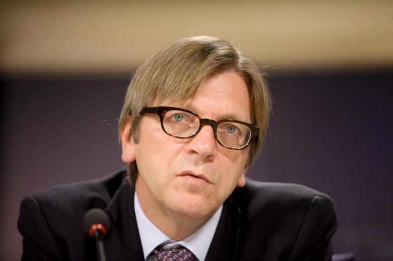 Guy Verhofstadt Simicska híres mondásával posztolt Orbánról és a tüntetésekről