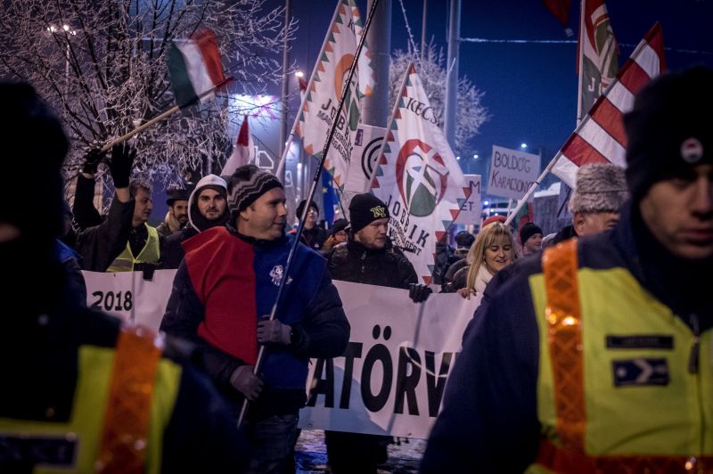 Kecskeméten és Békéscsabán is tüntettek a kormány ellen