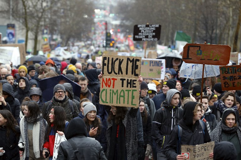 Ismét tízezrek tüntettek a klímaváltozás elleni küzdelem fokozásáért Brüsszelben