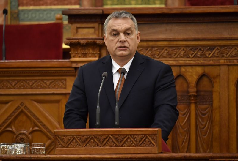 Orbán Viktortól nem kérdezhet mindenki