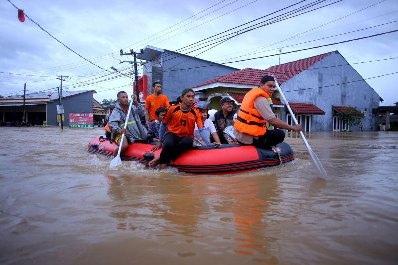 Tömegével szedi áldozatait az árvíz Celebeszen