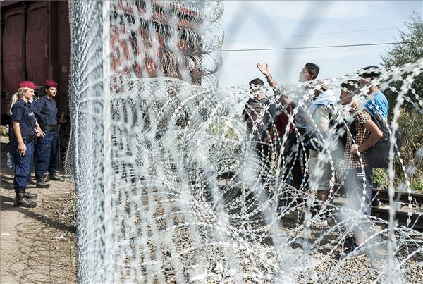 Századvég: a magyarok többsége továbbra is elutasítja az ellenőrizetlen, tömeges bevándorlást