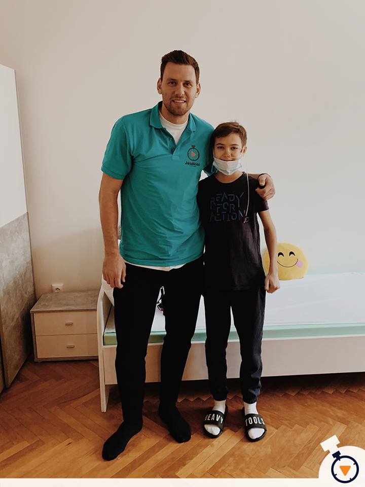 Külföldön játszó magyar focista segít egy leukémiás gyereken 