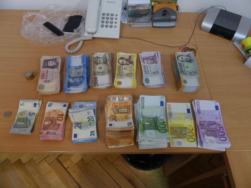 Két illegális pénzváltót leplezett le a rendőrség