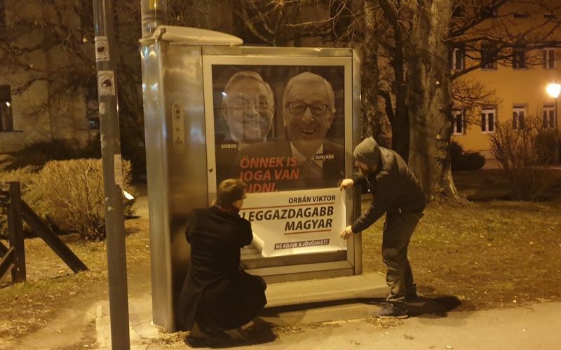 "Orbán Viktor a leggazdagabb magyar" – meghackelték a kormány újabb sorosozó plakátkampányát 